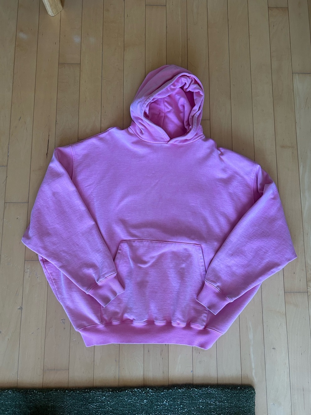 SKIMS Boyfriend Fleece Hoodie Bubble Gum - Picture 1 of 4